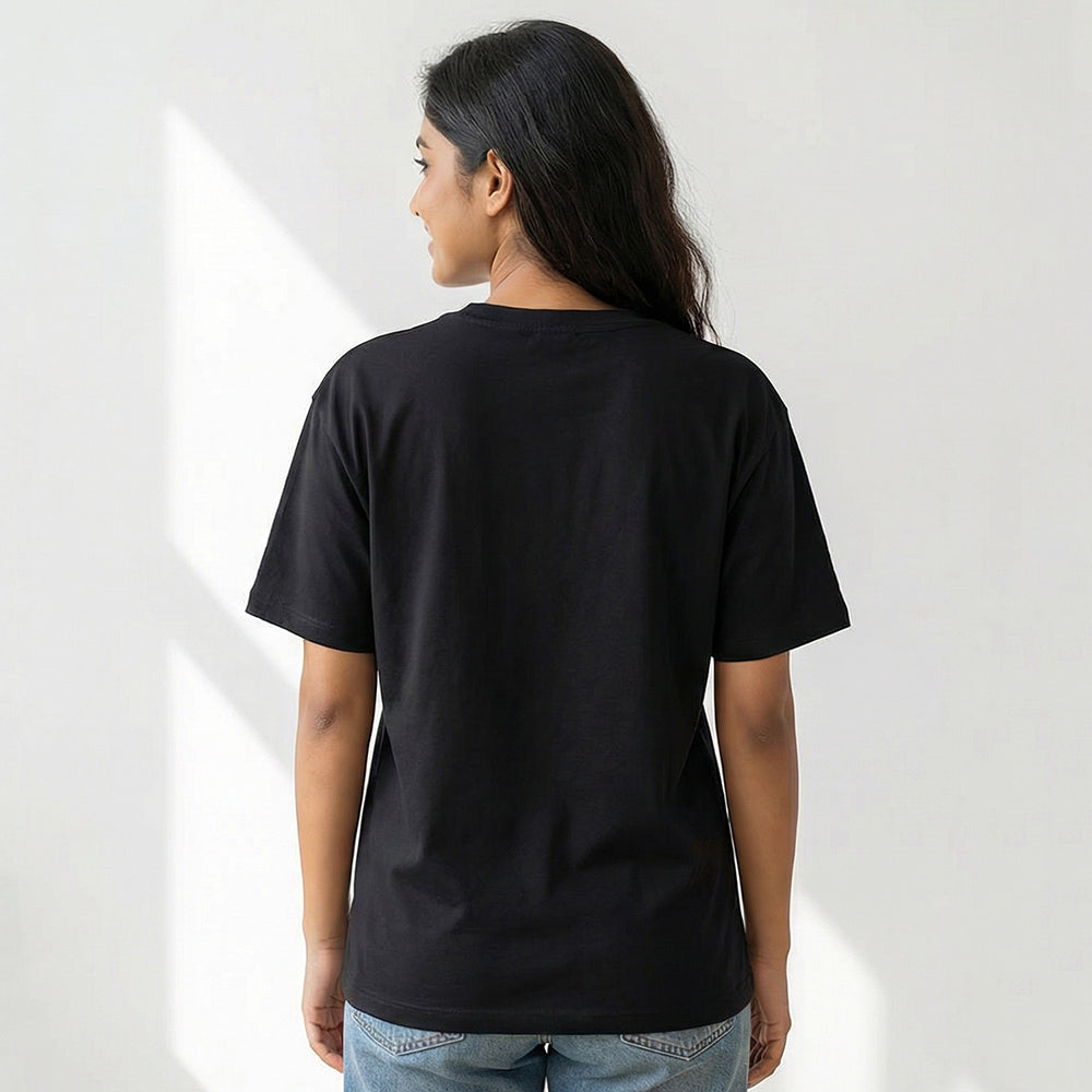 I Bake Cakes- Black Baking Round Neck Tshirt