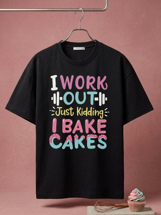 I Bake Cakes- Black Baking Round Neck Tshirt